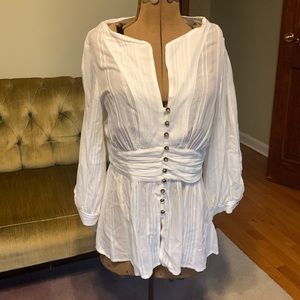 Maeve blouse, white, tapered waist that creates a fun bodice